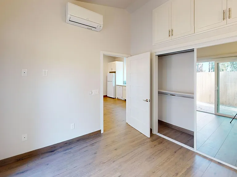 861 Front St — Photo 4