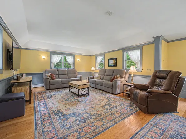 52 Chase Street, Sunapee, NH 03782