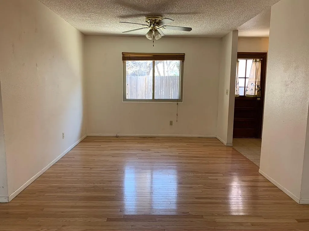 2 bed, 1200 sqft, $1,500 — Photo 3