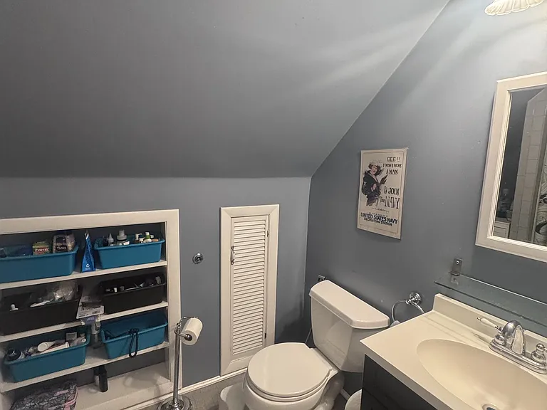31 Stoughton St #2 — Photo 8