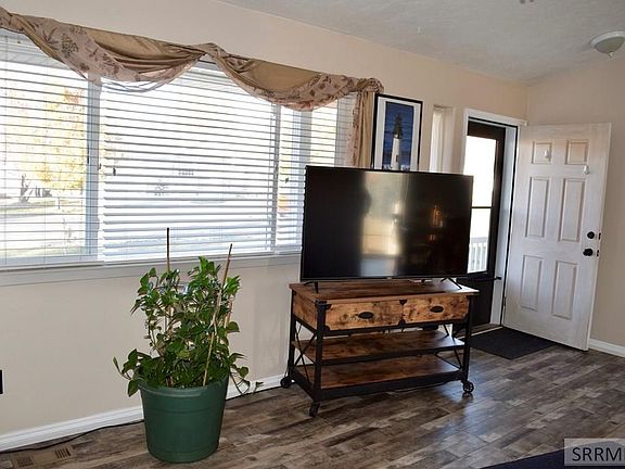 5th image of 4290 E Birchwood Cir
