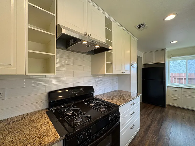 2104 N Mammoth Pl — Photo 7
