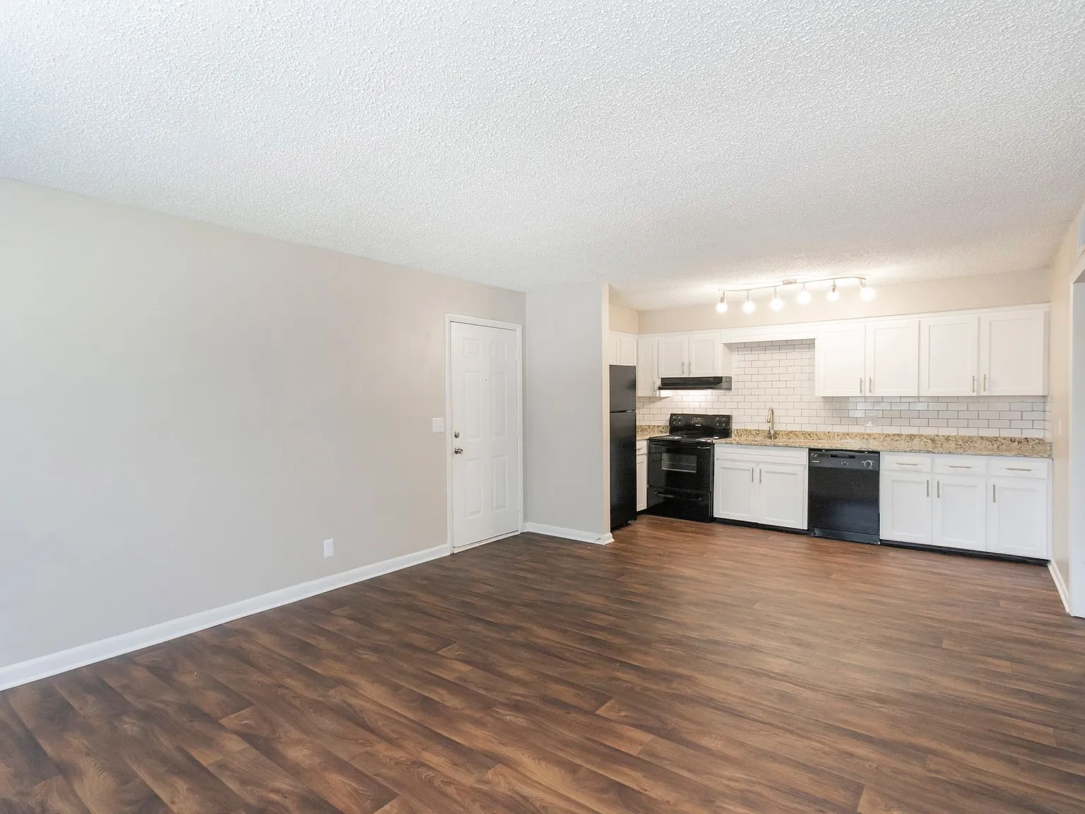 Parkview Flats — Photo 3