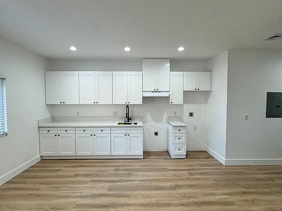 4th image of 5201 E Anaheim Rd #8