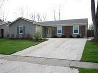 8110 S Carnaby Ct, Hanover Park, IL