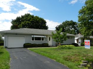 411 Sherwood Dr E, Newark, OH