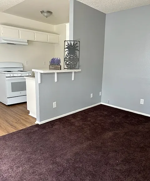 Parkside Apartments — Photo 4