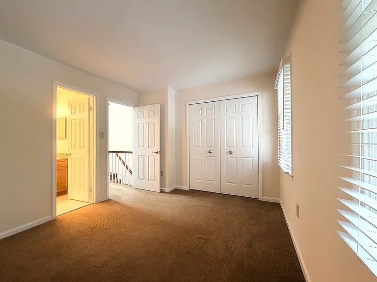 7418 Crestberry Ln — Photo 40