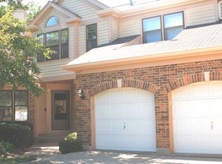 369 Satinwood Ter, Buffalo Grove, IL 60089