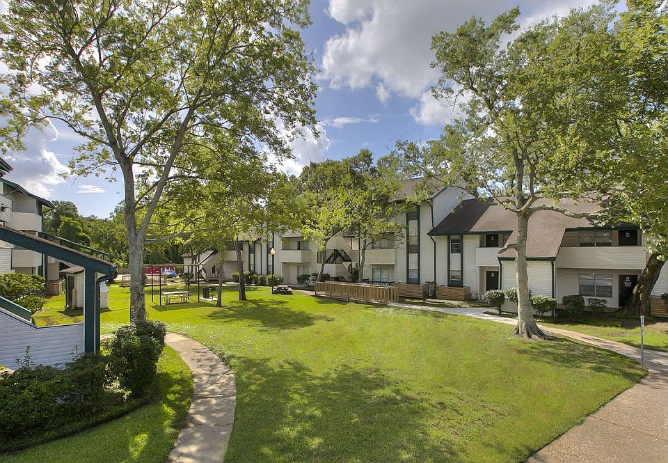 1st image of 2219 Cobblestone Ln APT F