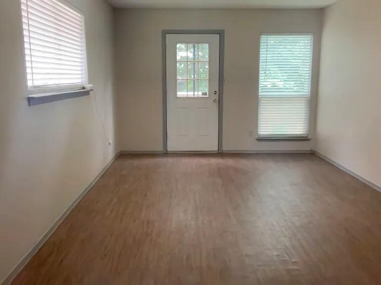 520 Lightsey Rd #102 — Photo 5