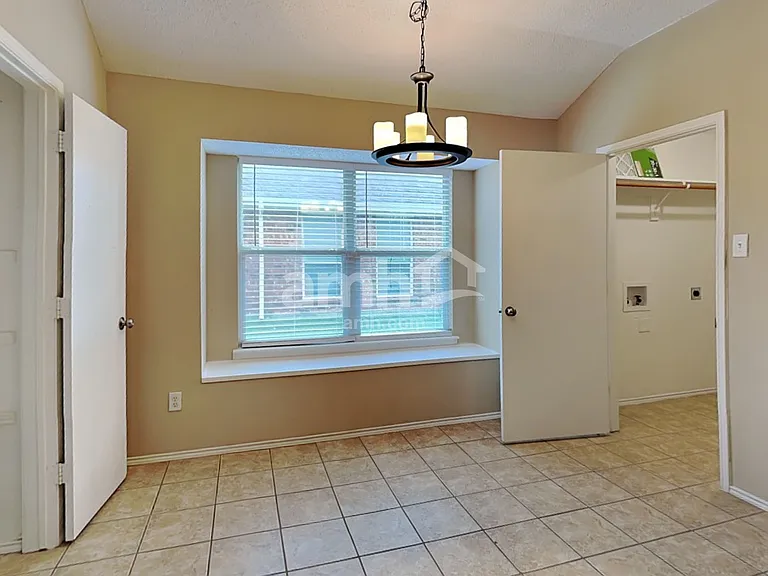 3999 Freedom Ln — Photo 5