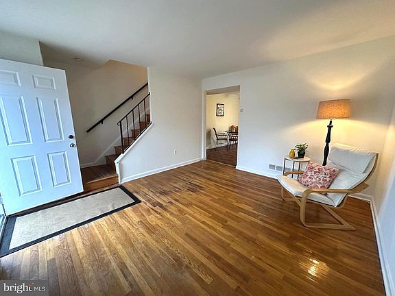 3rd image of 4786 Melbourne Rd