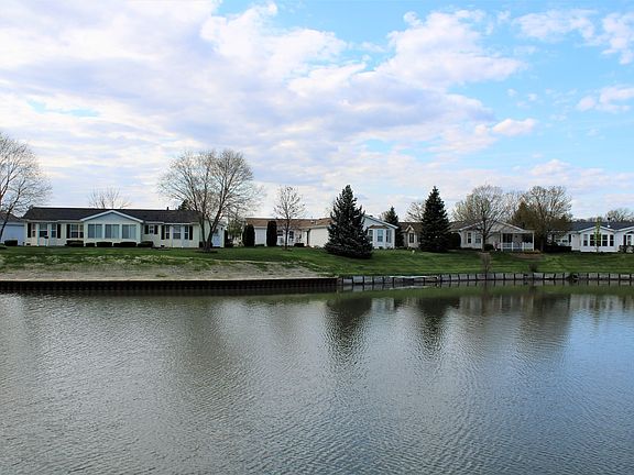 2nd image of 1909 Hawthorne Ct