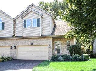 65 Charlemagne Cir, Roselle, IL 60172