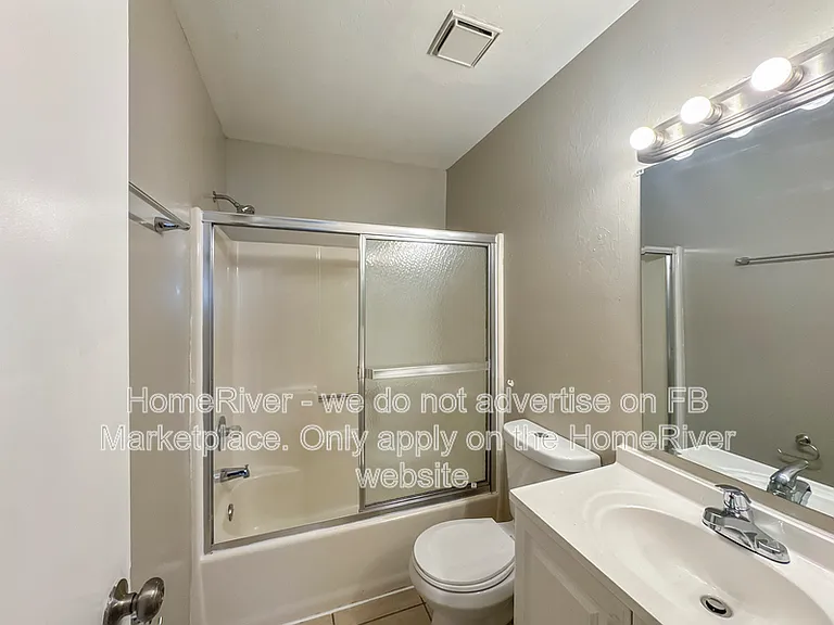1720 SW 3rd Pl — Photo 18