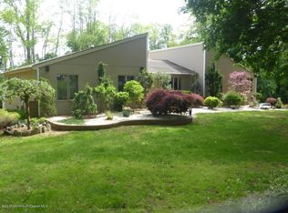 15 Cormorant Dr, Middletown, NJ 07748