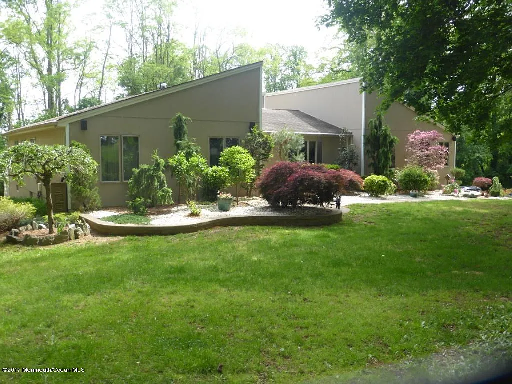 15 Cormorant Dr photo 1
