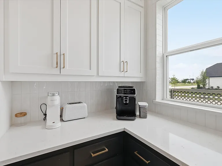 501 Horizon Way — Photo 9