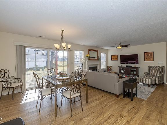 3rd image of 16931 Mapleton Pl