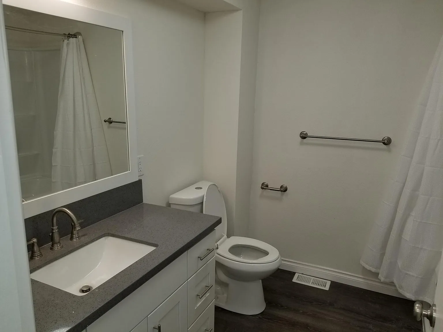 4 bed, 2071 sqft, $2,995 — Photo 3