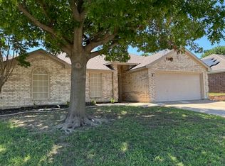557 Marybeth Dr, Burleson, TX 76028