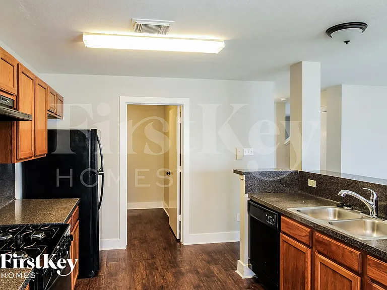 19419 Green Chase Ln — Photo 7