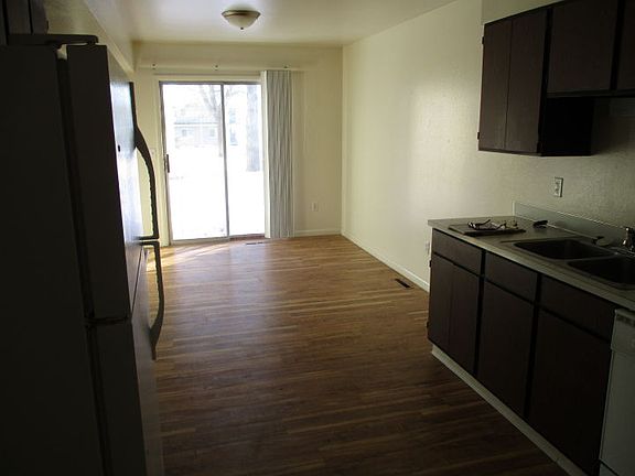 4th image of 720 Avenue E APT 2