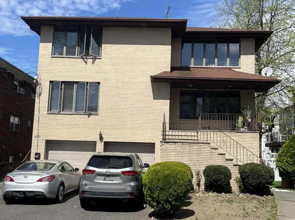 2423 8th St, Fort Lee, NJ 07024
