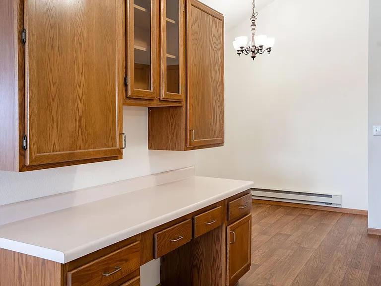 Fargo, ND Somerset Apartments | 22A | Desk