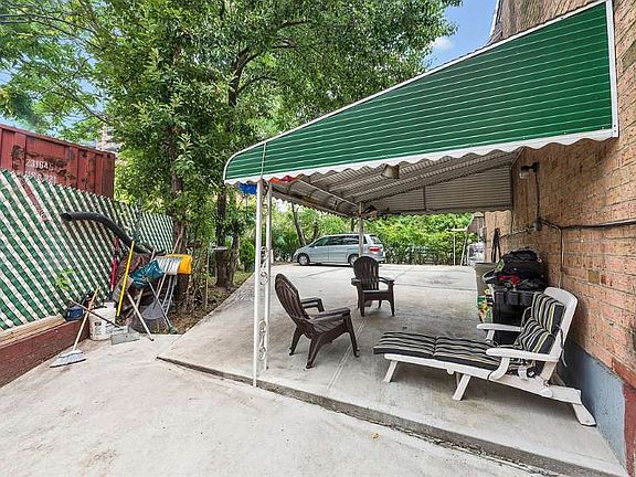 3rd image of 759 Thieriot Ave