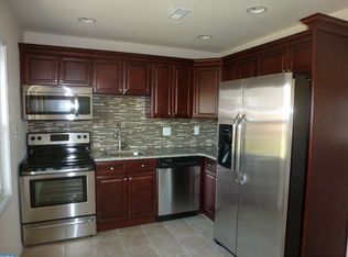 39 Prunewood Rd, Levittown, PA 19056