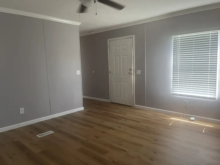 1055 Hunters Mountain Pkwy — Photo 3