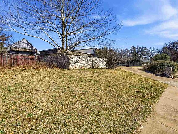 4th image of 5101 NW Meadowbrook Dr