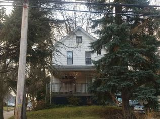 1950 Springfield Center Rd, Akron, OH 44312