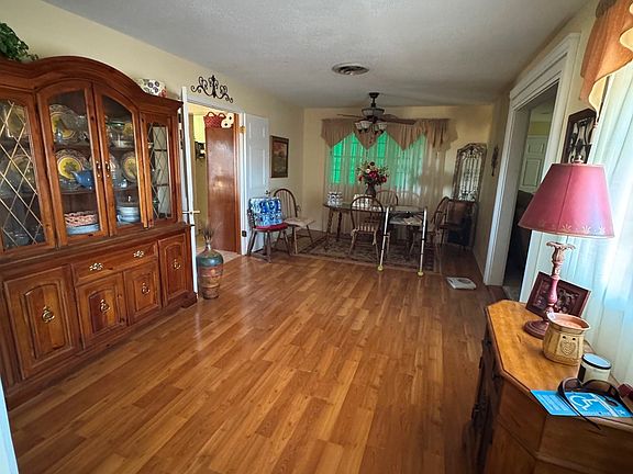 2nd image of 20 Elbert Hts