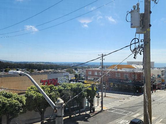3rd image of 816 Taraval St APT 303