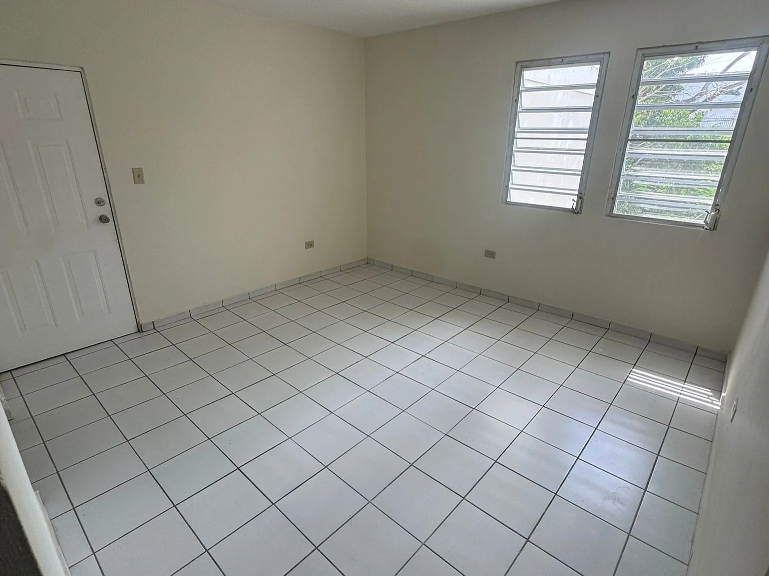 2 bed, 600 sqft, $825 — Photo 3