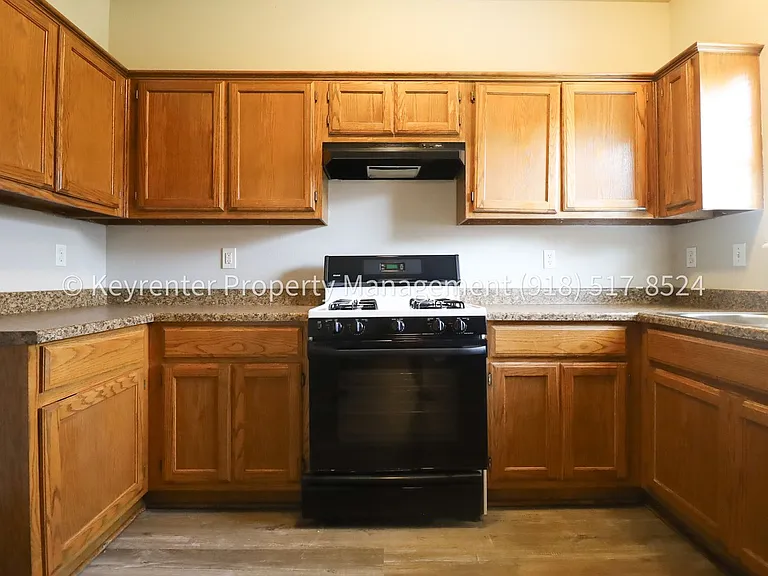 9134 E 24th St — Photo 15