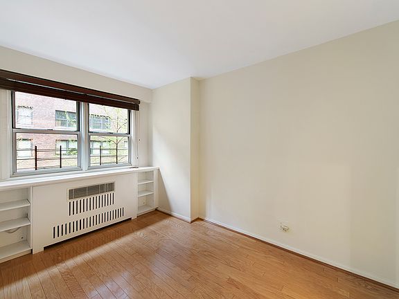 4th image of 245 E 35th St APT 4A