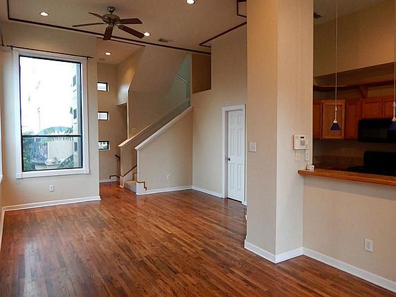 4th image of 2427 Dorrington St #2427A