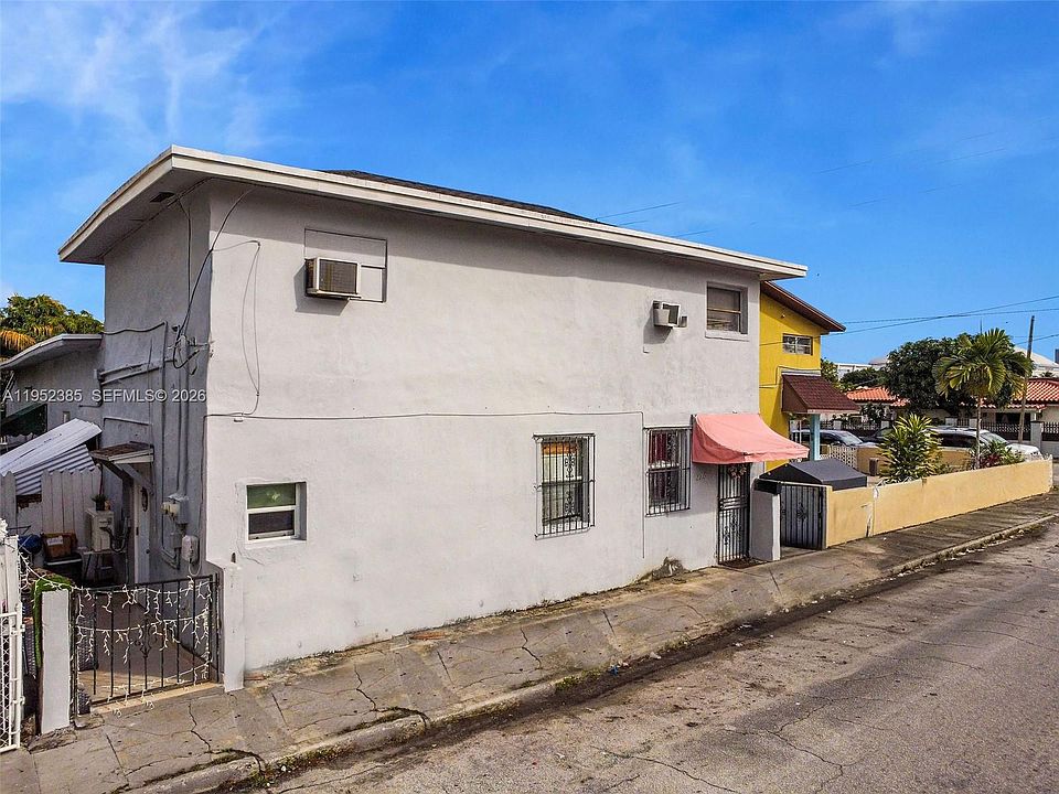 1st image of 2105 NW 1st St