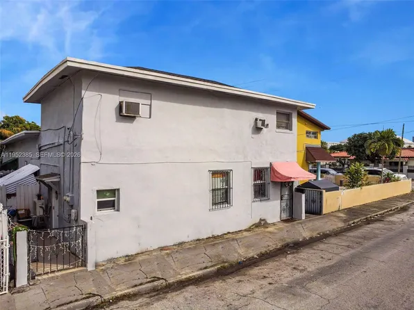 2105 NW 1st St, Miami, FL 33125