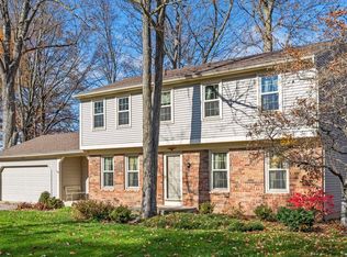 6607 Bennington Dr, Fort Wayne, IN 46815