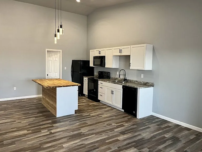 1625 County Rd #B — Photo 2