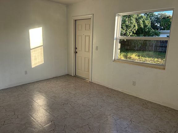 2nd image of 622 N Federal Hwy APT 1