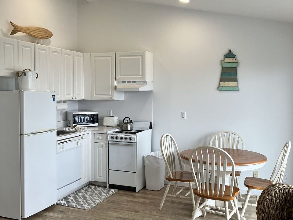 1st image of 2166 Montauk Hwy #14