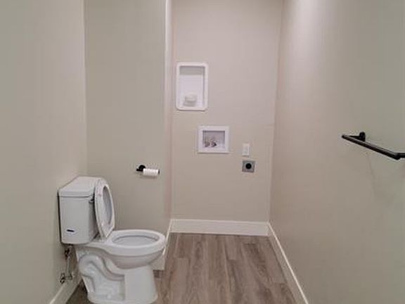 3rd image of 314 S Excelsior Ave #320