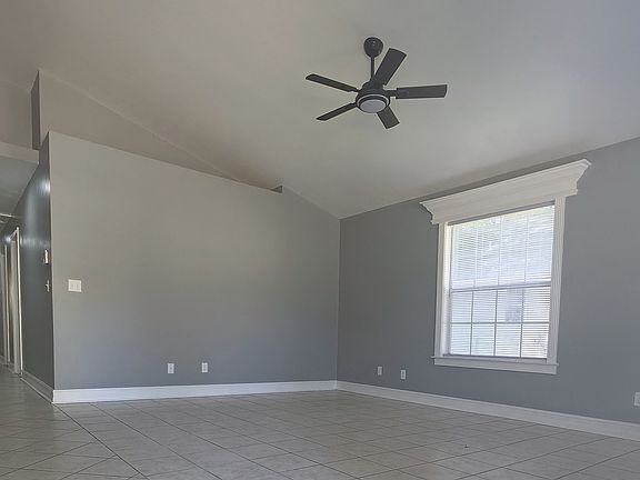 2nd image of 2997 Dian Rd
