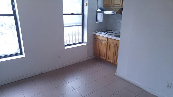 Rented by Downtown Mgt & Realty LLC | media 3